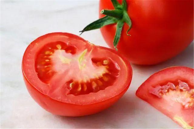 一日三餐|“大姨妈”出现3个信号,可能是快绝经了,别当成妇科疾病