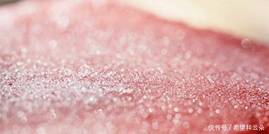 酸酸甜甜|超高颜值玫瑰西瓜蛋糕,酸酸甜甜还有酒香,还有果冻的口感~