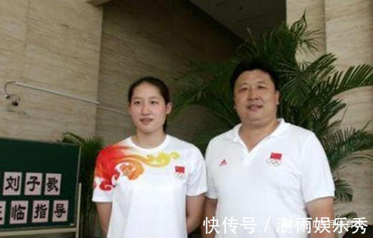 金炜|27岁奥运冠军嫁大23岁恩师,曾花百万给他买车,婚后4年儿女双全
