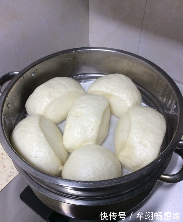 蒸馒头别只加酵母,多加这两味料,30分钟发满盆,暄软有嚼劲