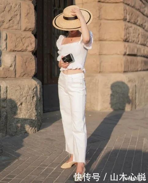 扔掉你的卫衣吧,太土了!现在流行穿挤奶装,时髦舒适还高级