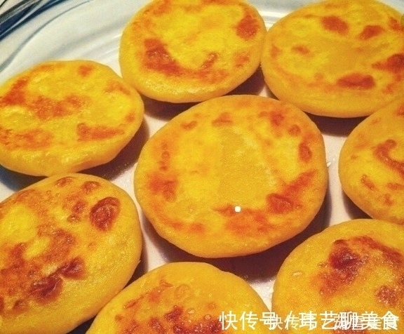 南瓜饼新做法，不蒸南瓜不和面，简单拌一拌，营养好吃，软糯香甜