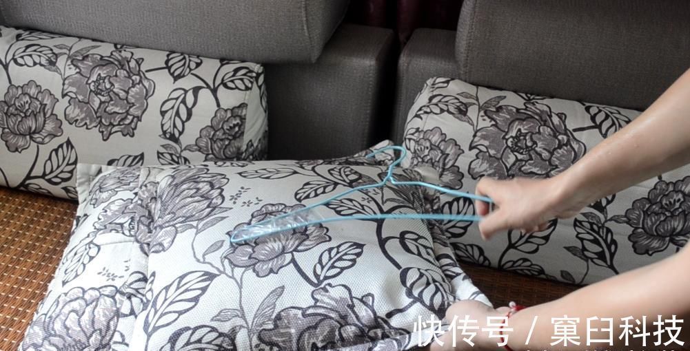 衣架|衣架上缠几圈胶带, 这个作用太厉害了, 解决了很多家庭的烦恼