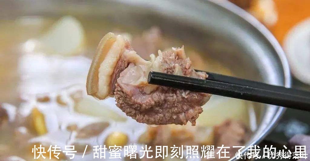 焯水|38年大厨不管炖什么肉，焯水前多加一步肉不仅鲜嫩还没腥味！