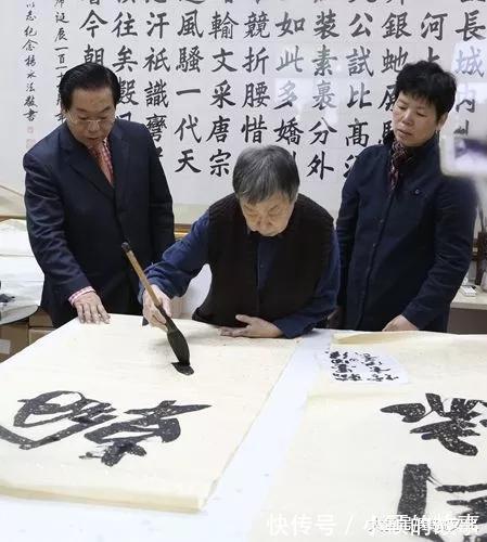 楷模|周慧珺 德艺双馨, 书家楷模, 捐赠2500万元资助书法人才