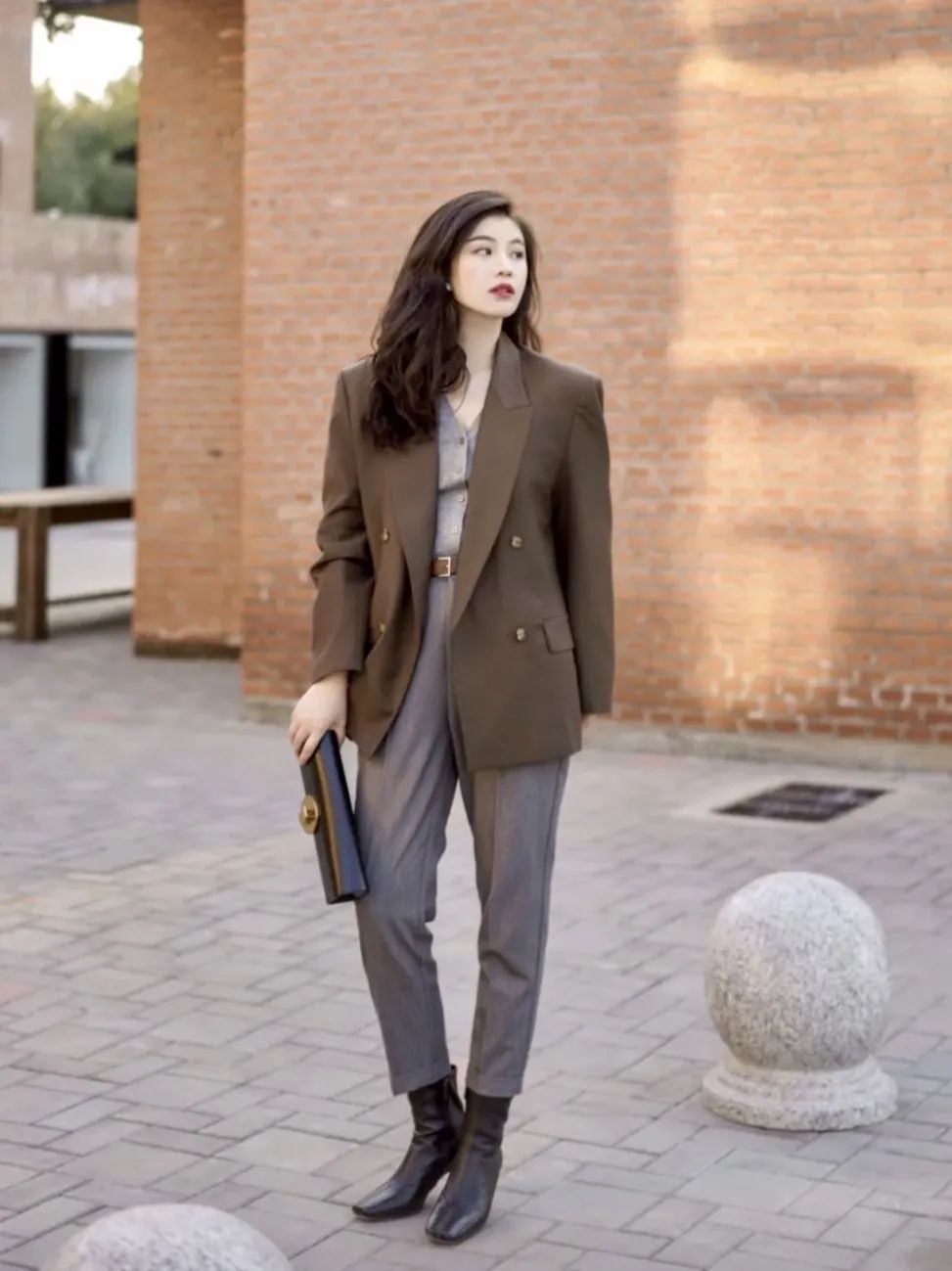 曳地阔腿裤|2021秋冬“大女人风”最流行，够飒够时髦