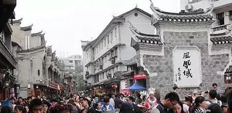 门票|曾上厕所都收费吓退游客，自食恶果后免门票，今成穷游胜地！