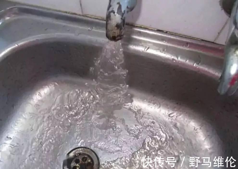 厨房难清理？学会这招，从此告别脏兮兮！