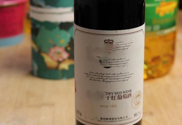 红酒|买红酒时,不管什么牌子,如果瓶子上有这4个字母,八成是假红酒