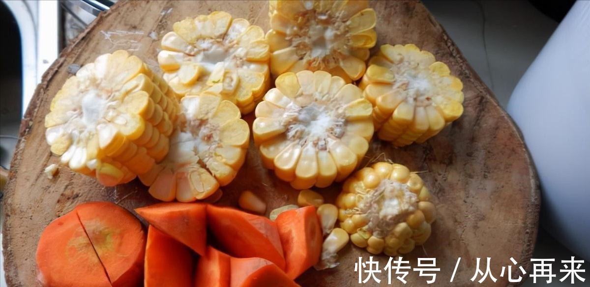 排骨不管怎么做,切记不要直接焯水,多做这2步,排骨不腥也不柴