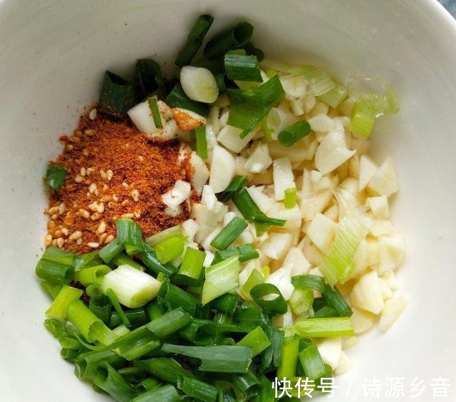 鸡腿|凉拌鸡丝，香辣开胃，美味又简单！