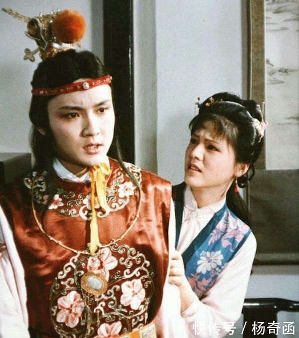 姨娘!红楼梦:那个宁愿坐在宝马车上哭泣的女孩