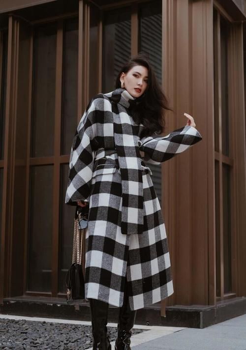 格纹 流行什么大衣?优雅大气的格纹大衣很火,美得高级不撞衫