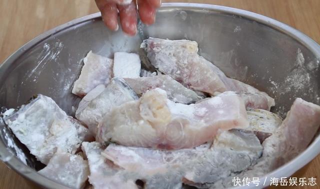 草鱼|红烧鱼块的家常做法,鱼块外酥里嫩,酱香入味,比饭店的还好吃