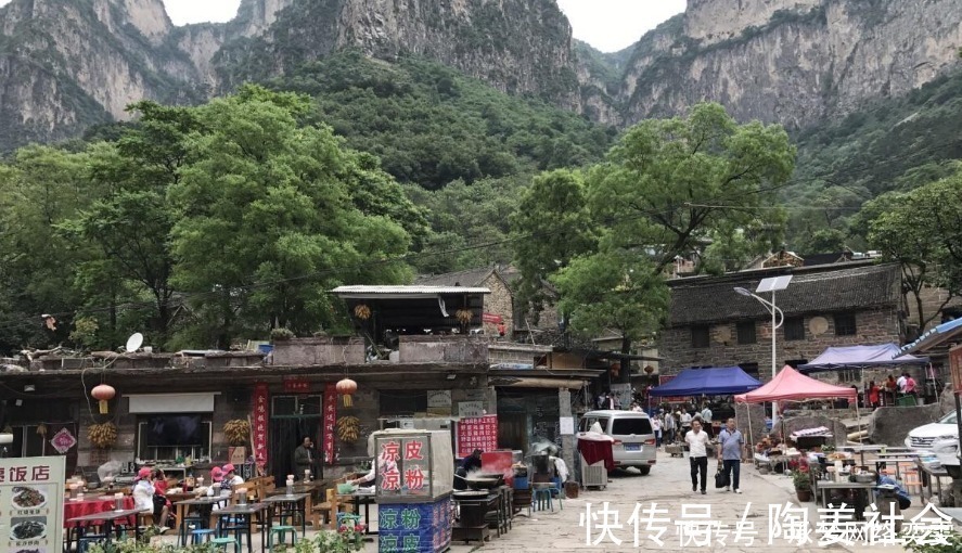 夜景|继郭亮村之后，又一太行山中的小村落走红，游客疯狂打卡水泄不通