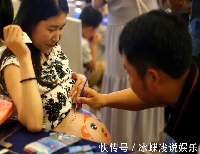 胎动|孕妇的肚子不能乱摸,尤其是以下3种情况,孕妈自己也要管住手!