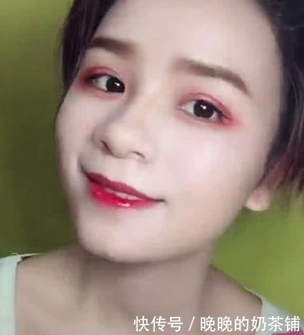 大大街|“邋遢无眉妹”被抛弃,妆后瞬间变女神,网友:易容术都没你厉害