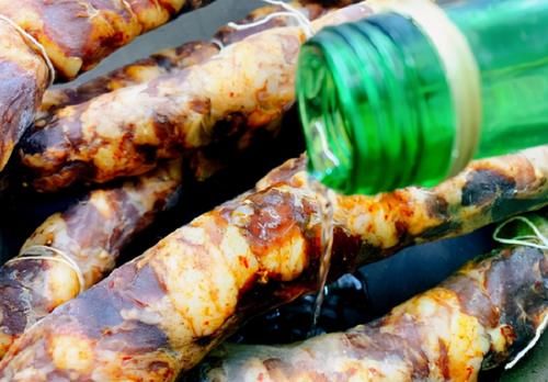 保存香肠，有人直接冻，有人蒸熟后再冷冻，都不对！这么做才正确