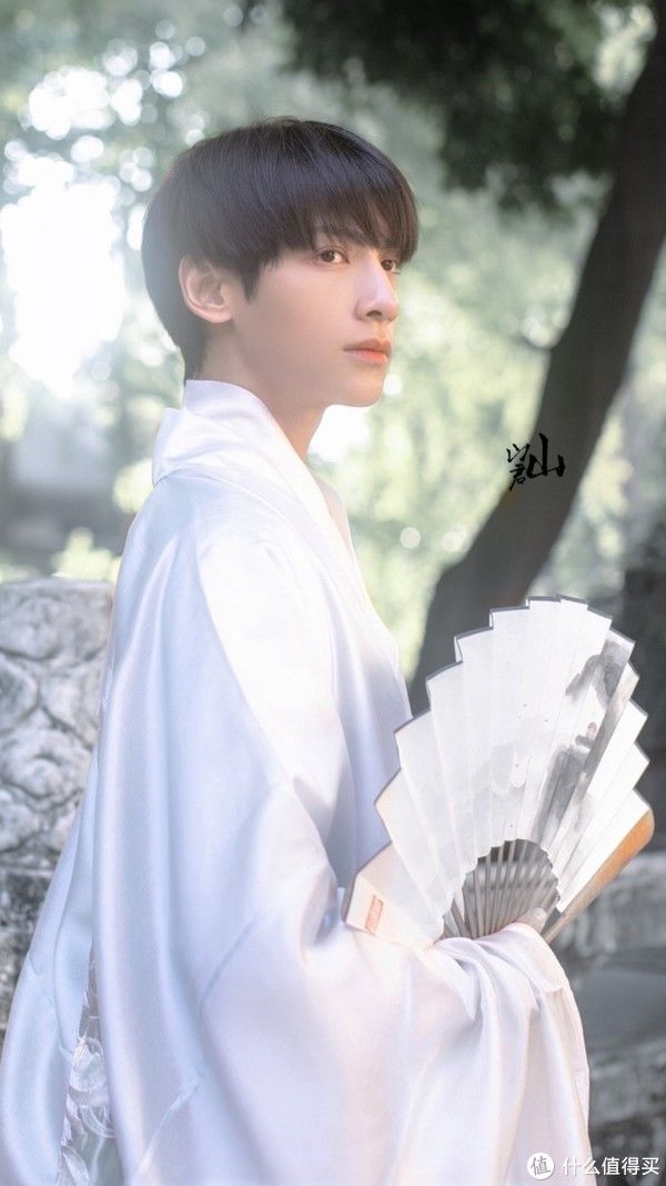 华夏复兴|在外网把汉服说成中国cosplay，同袍表示很无语