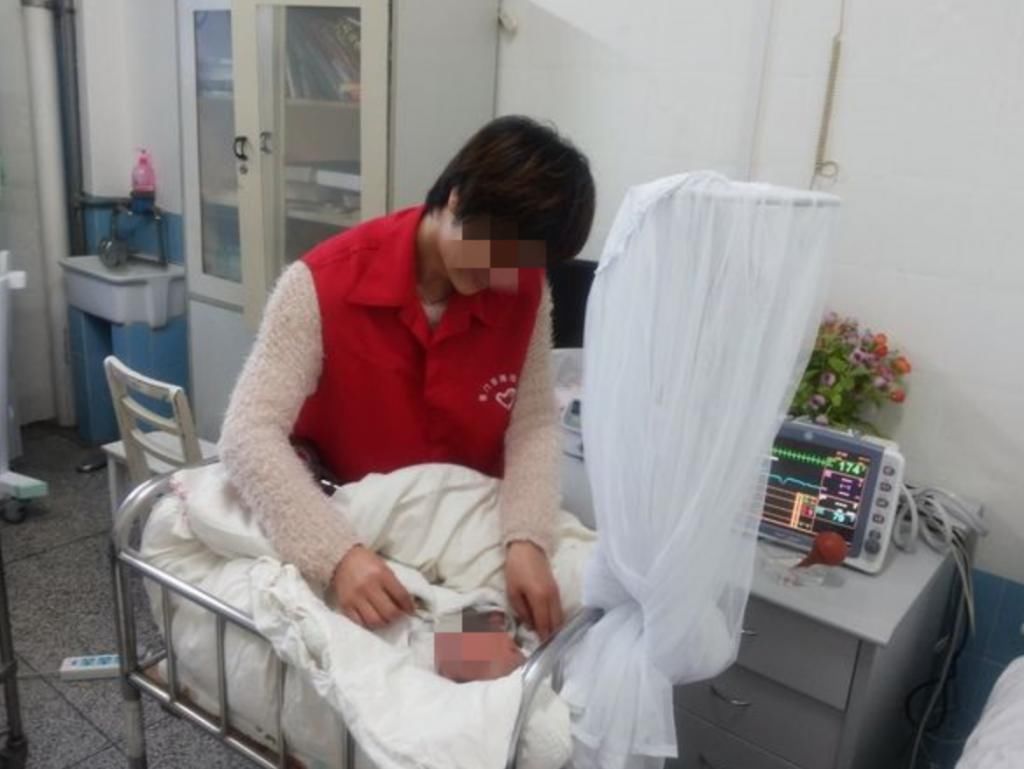 辅食|宝宝的第一个猛涨期,3个“难带”表现,说明正在偷偷长高