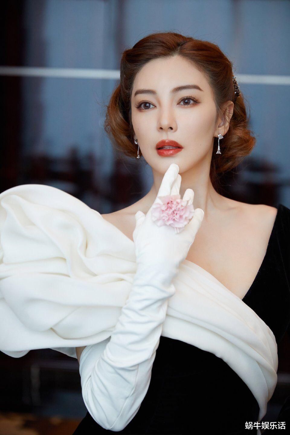 八零九零：吴倩颜值下滑引热议，少女感不再，状态与角色脱节明显