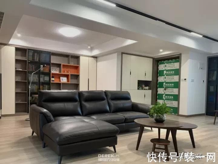 主卧|143平现代风格实景案例赏析，厨房三联动门设计通透明亮