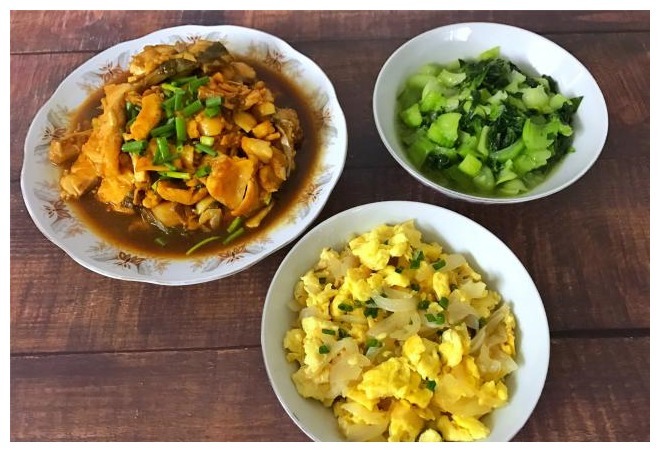 一家三口晚餐分享,10天不重样,花钱不多,家人吃得满足,累也