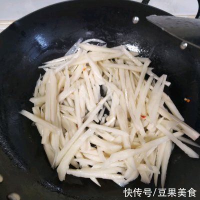 好吃|糖醋藕丝这样做也太好吃了，每天下饭都靠它