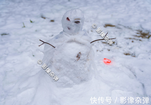 长沙|长沙下雪了，大人孩子堆雪人打雪仗“玩嗨”了，市民感叹雪真大！