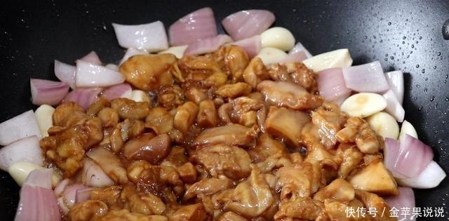 这是鸡腿的特别做法,不要焯水不用过油,味道比饭店做的都好吃