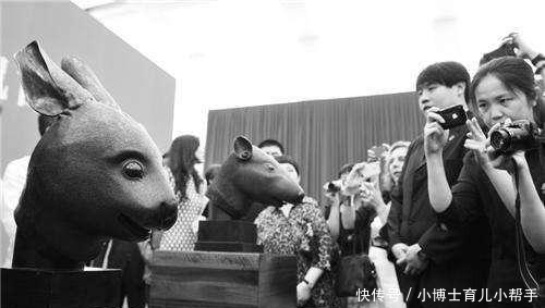 11年前,他以2.7亿元拍下兽首,赖账拒绝付款,外国人却免费归还