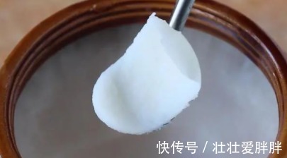 熬猪油，只加盐是外行，多加这2样，猪油又白又香，放一年都不坏！