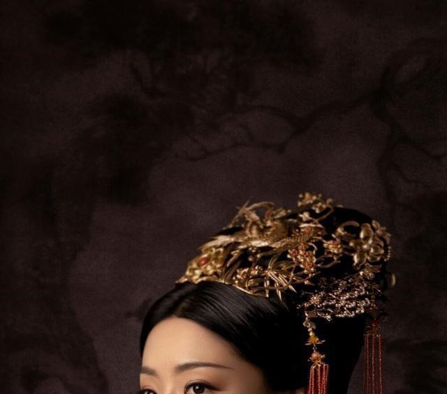 历史上,胡善祥和孙若微的人设刚好相反,堪称最无辜的废后