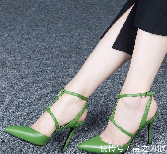 大长腿 穿上一双精致的细跟鞋,为你增添小女人的气质!