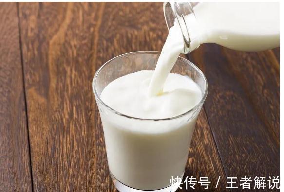 胆固醇|喝牛奶对身体到底好处多还是坏处多?真能补钙强身吗?医生告诉你