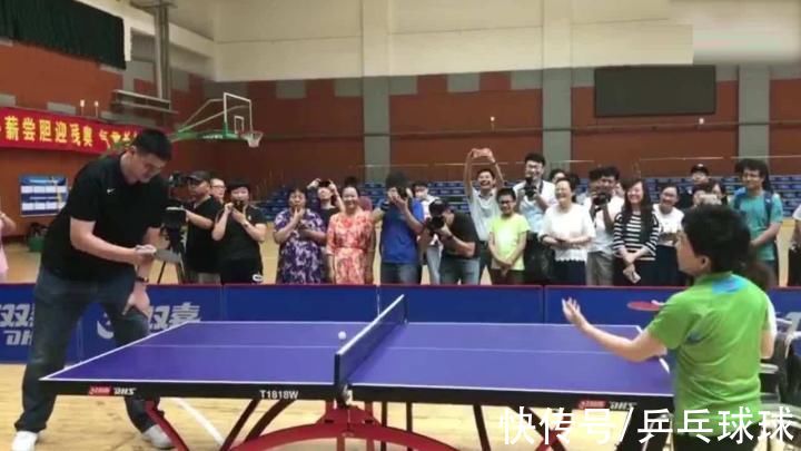 高度|人在屋檐下不得不低头，为什么打乒乓球非得蹲下去降重心的道理