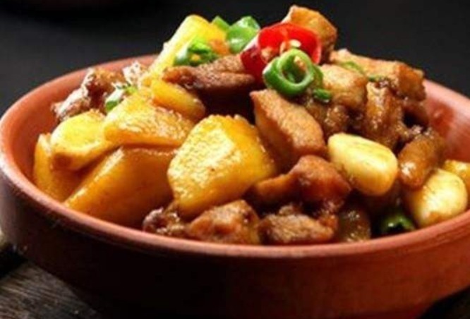 土豆烧鸡块|土豆与此物是“绝配”,女性吃点,排毒促消化养皮肤!越吃越年轻