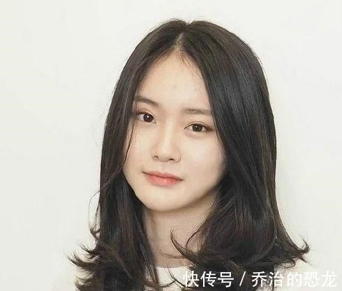 脸型 想拥有女神级偏分发型，不要忘记做这两件事，修饰脸型更有高级感！
