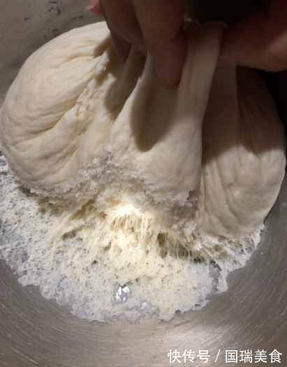 老师傅|蒸馒头,用冷水还是用热水好老师傅教你4招,馒头香软蓬松!