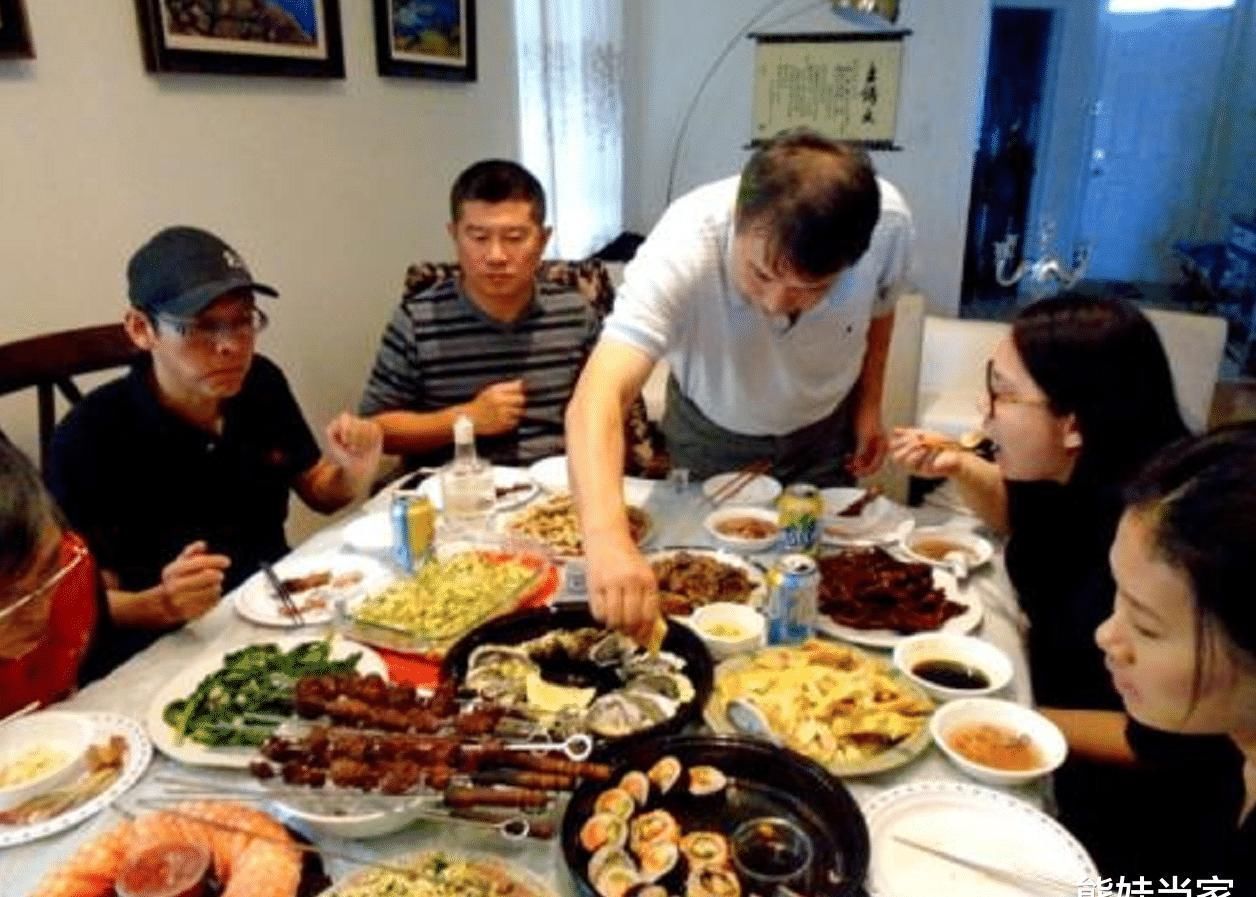 可可|挑食女儿上幼儿园后饭量大增,辞职老师发来照片,宝妈气到发抖