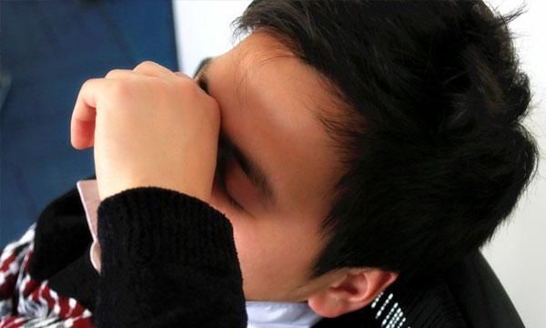 牙龈肿大|吃饭时，总咬到舌头或腮帮子并不是馋肉了，或是大脑发出的预警