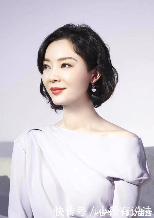 打理 女人过了三十岁,不要轻易烫这三种发型,太显老气,还不好配衣服