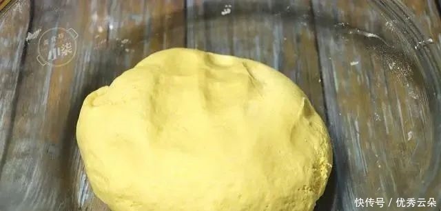 干面粉|偷学老阿姨水烙玉米饼,不用一滴油,一次烙20张,比煎饼还好吃!