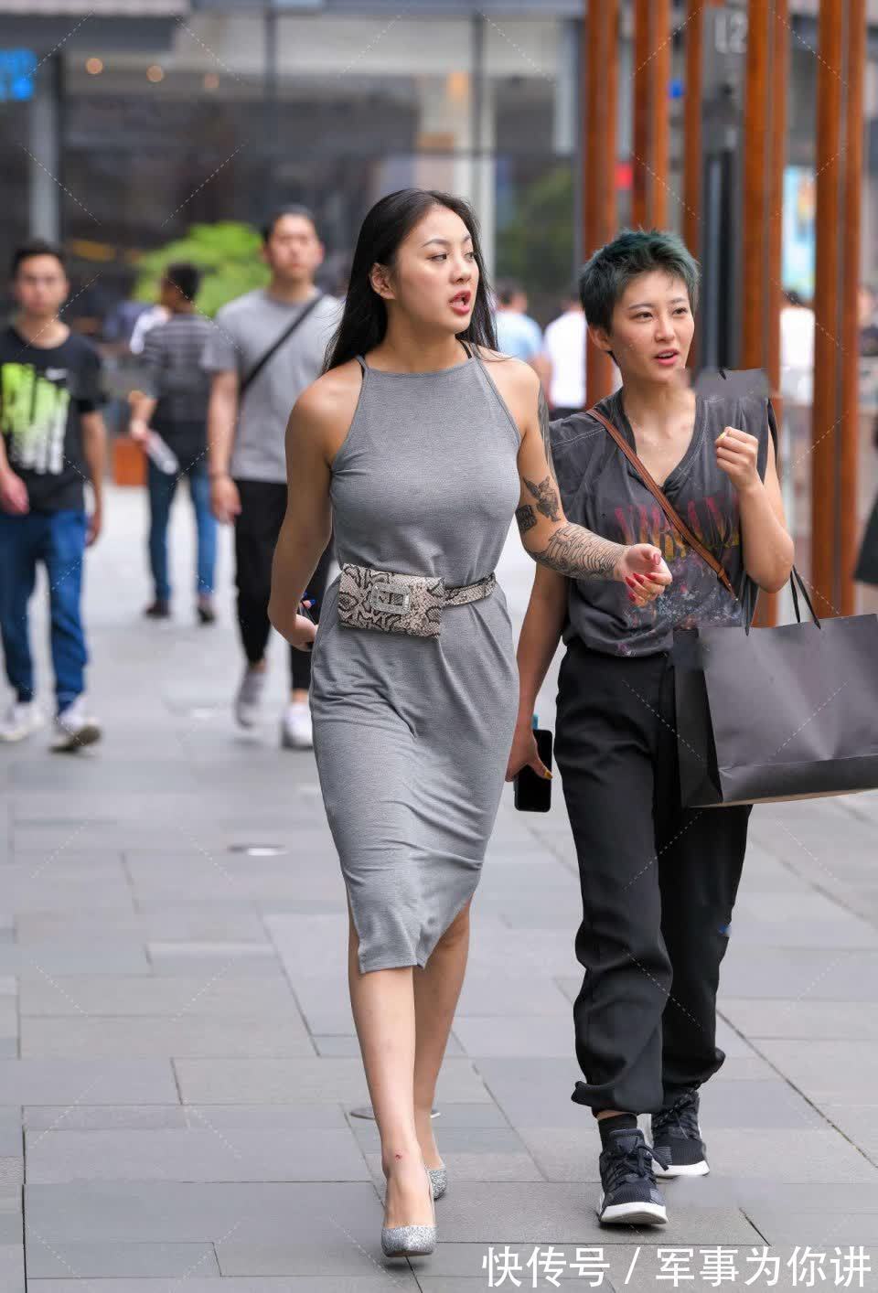 紧身|十足的气质美女,成熟低调大方,散发出迷人的气质太爱了!