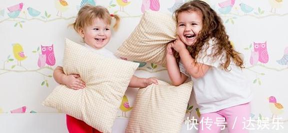 孩子|弟弟被姐姐打哭,一边告状一边护着姐姐,画面太暖感动众人