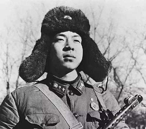 抗日英雄董存瑞,牺牲时仅19岁,妻子家人