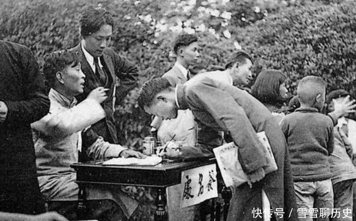 宋庆龄$鲁迅葬礼照:宋庆龄亲自主持,灵堂上15字的遗言让人心生敬畏