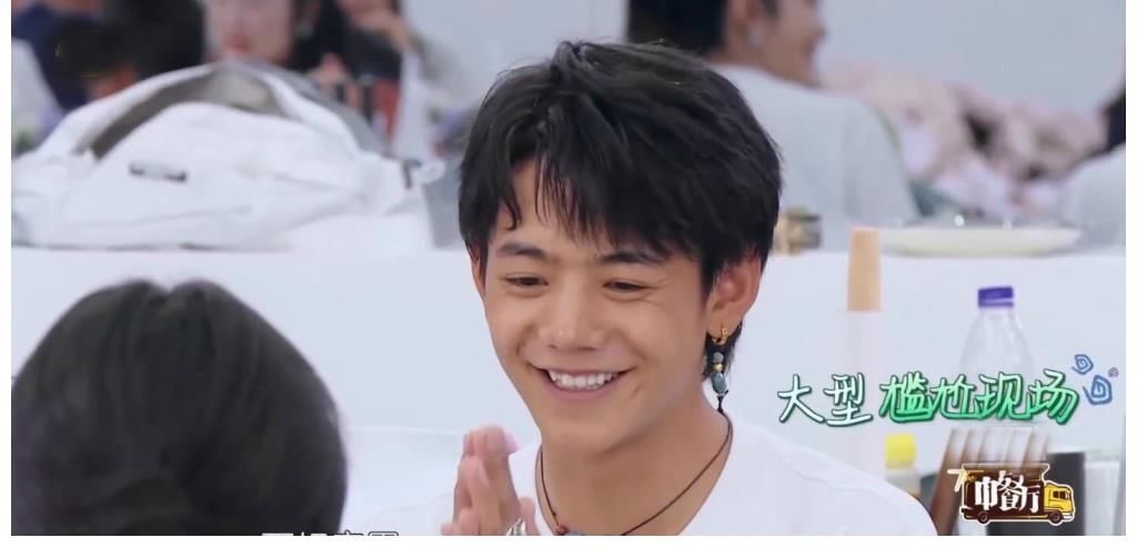 赵丽颖回归《中餐厅》,黄晓明大喊“妈呀”惨被补刀,赵小刀管家上线好霸气