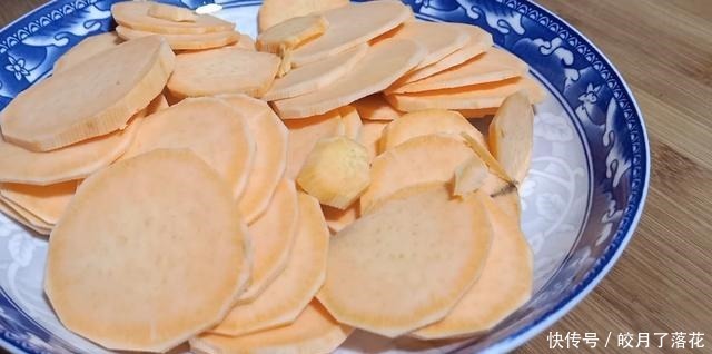 丸子|红薯丸子这样做才好吃,不蒸也不炸,香甜软糯,比汤圆还好吃