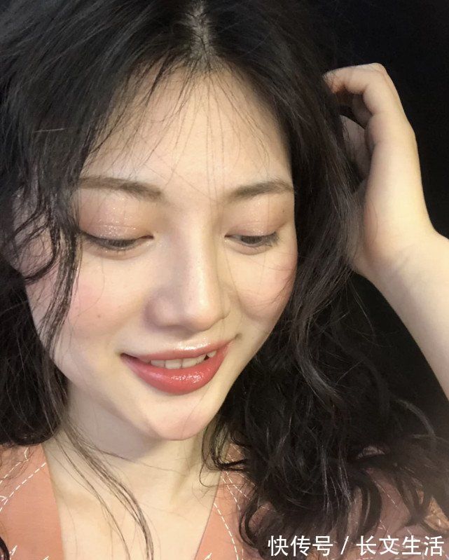 颜色|这些大牌的热门口红颜色,口碑不错但真的适合黄皮MM使用吗?